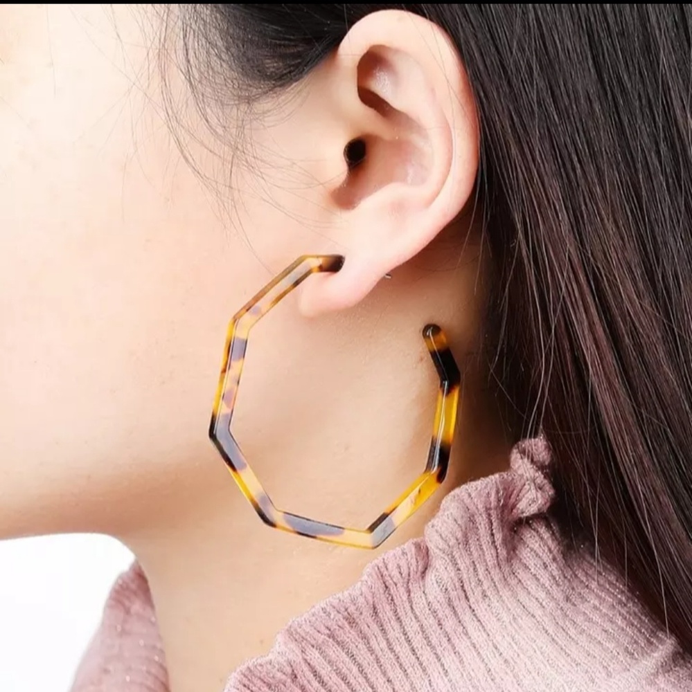 ‼️Tortoise Hex Hoops - Picture 2 of 3
